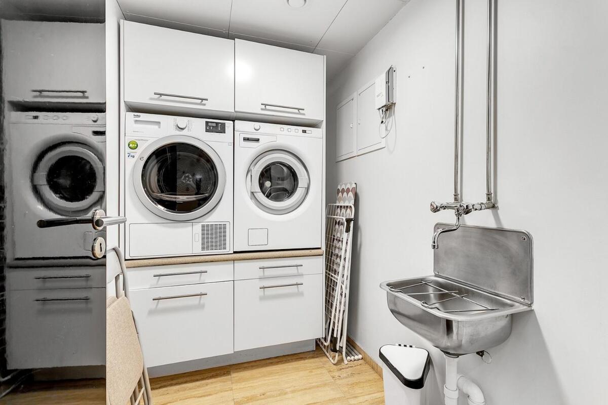 Apartment Spacious 3br Location Free Park Reykjavik