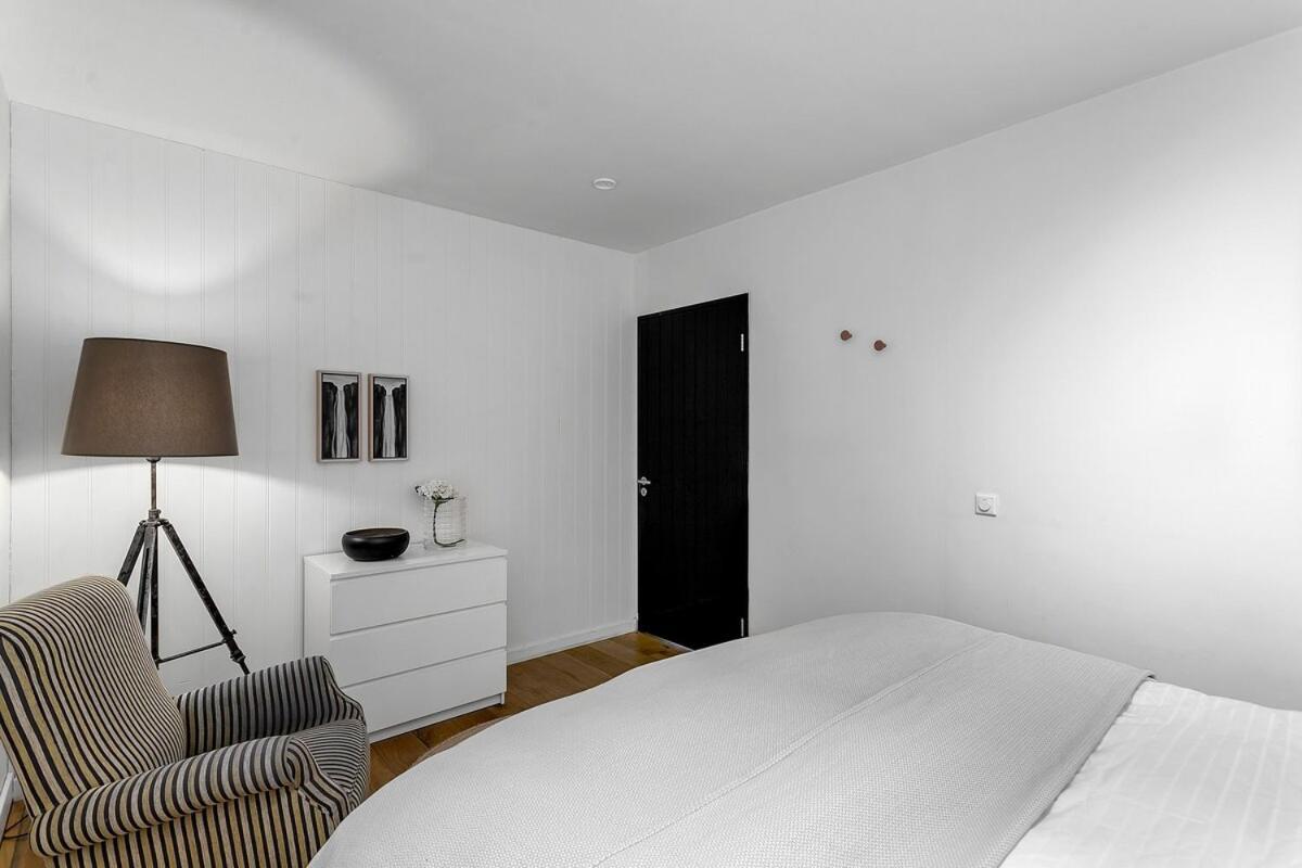 Spacious 3br Location Free Park Apartment *