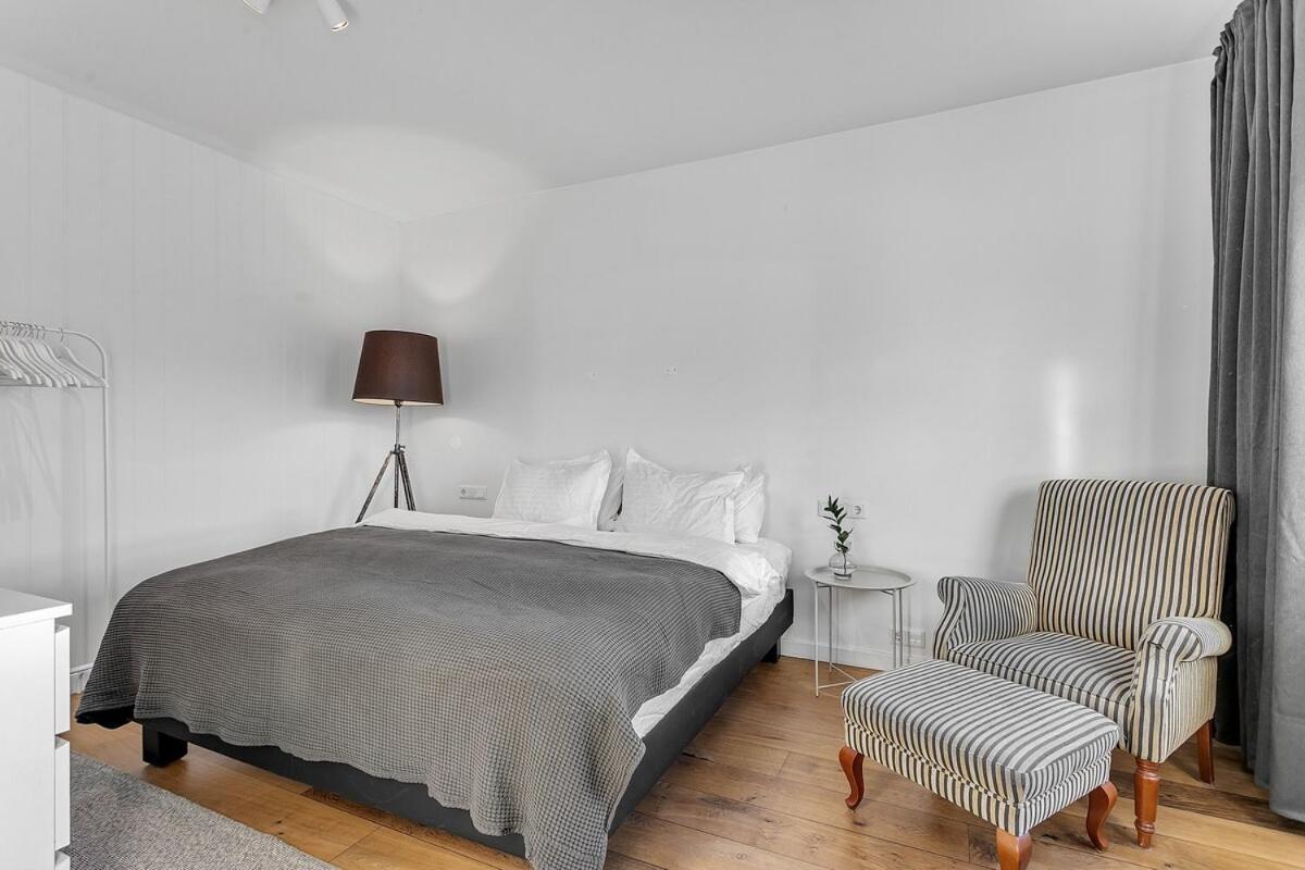 Apartment Spacious 3br Location Free Park